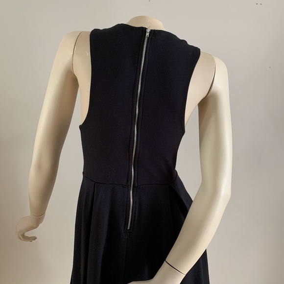 Black deep v dress - Picture 4 of 7